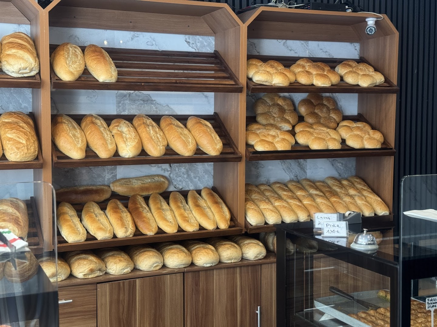 Özaydin Turkish Bakery · Fotos 2